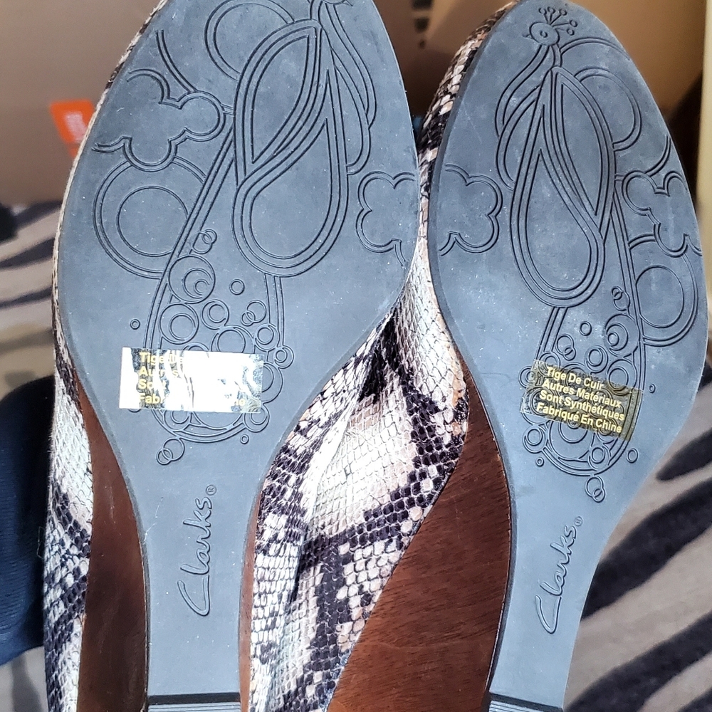 Clarks Snakeskin Wedges BRAND NEW - Picture 3 of 6